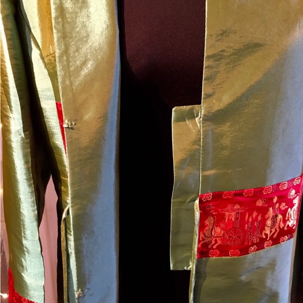 True Vintage Elegant Jade and Red SILK Women's Coat - Picture 13 of 15